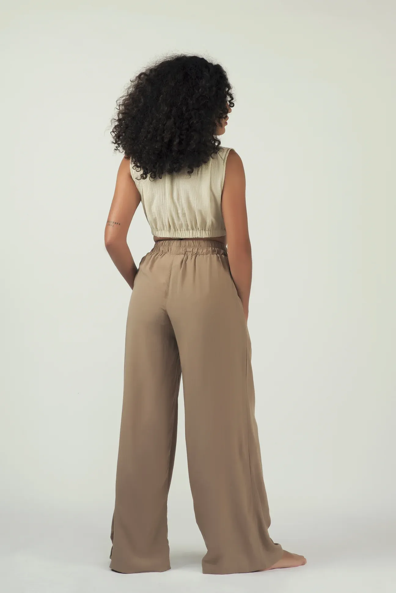 ropa de fibras naturales y orgánicas.