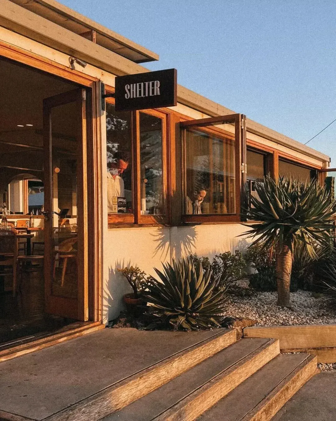 restaurant near lake ainsworth, australia