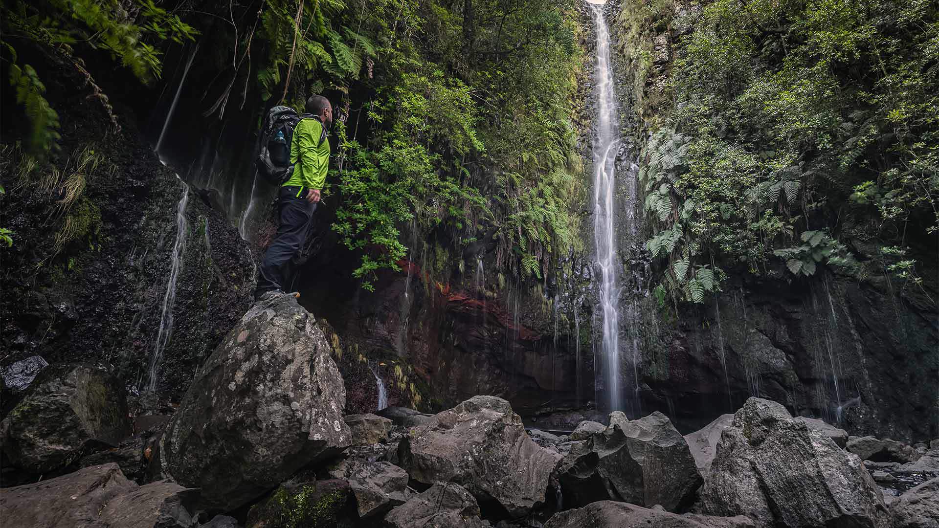 levada des 25 fontes, portugal
